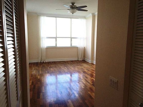 3rd image of 808 Brickell Key Dr APT 3002