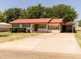 909 S Madden St, Shamrock, TX 79079
