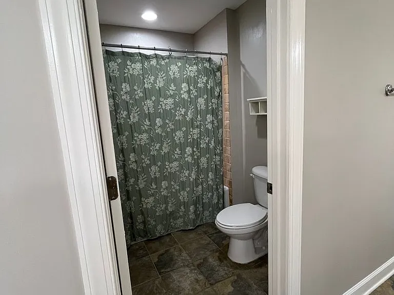 808 Old White Ln — Photo 28
