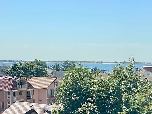 Rented by FirstService Realty (legacy) | media 9