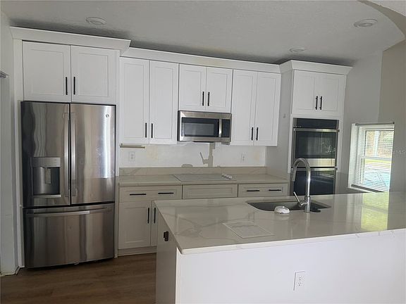 2nd image of 112 Avocado Ave
