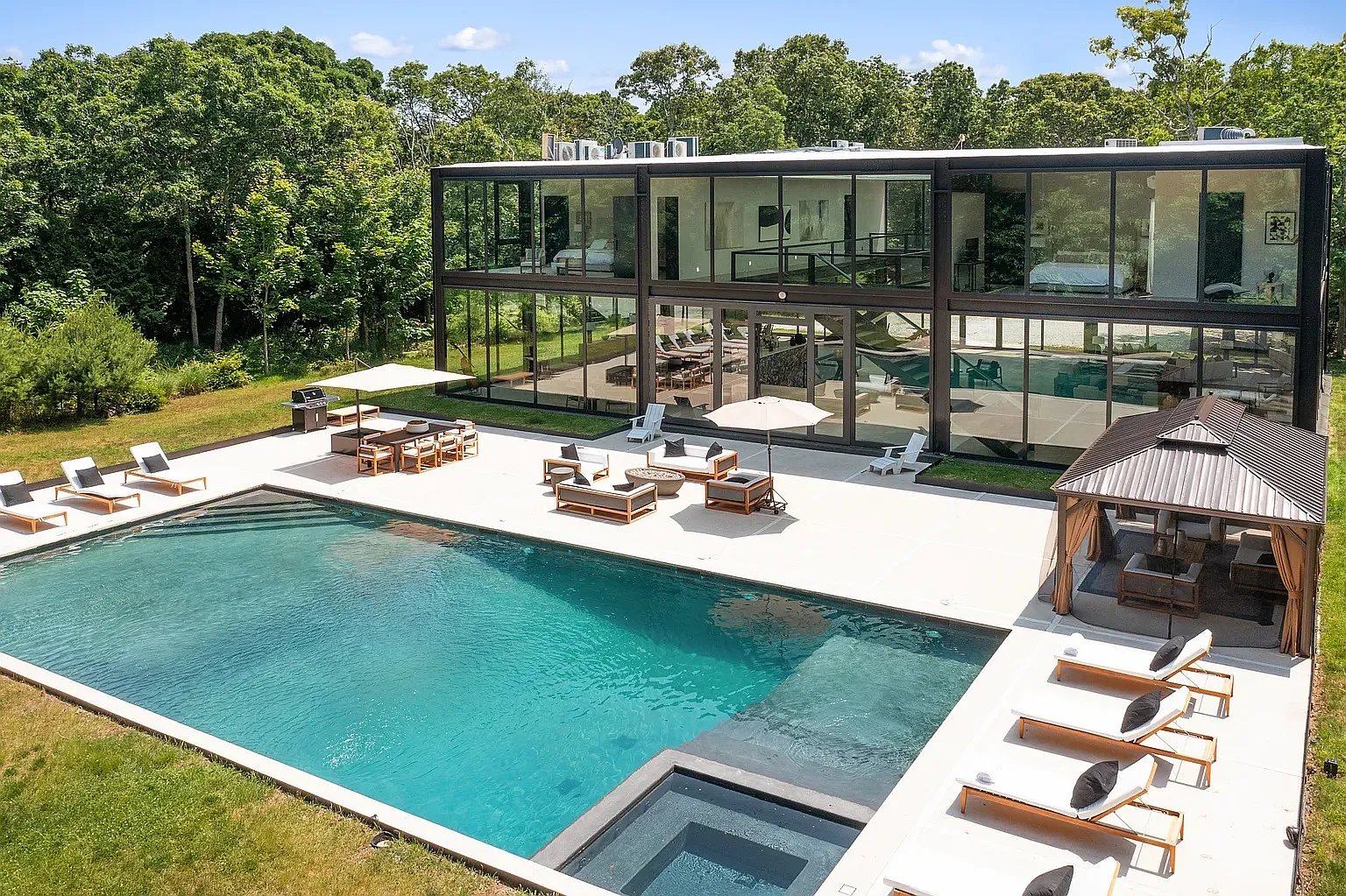The Glass House — Photo 3
