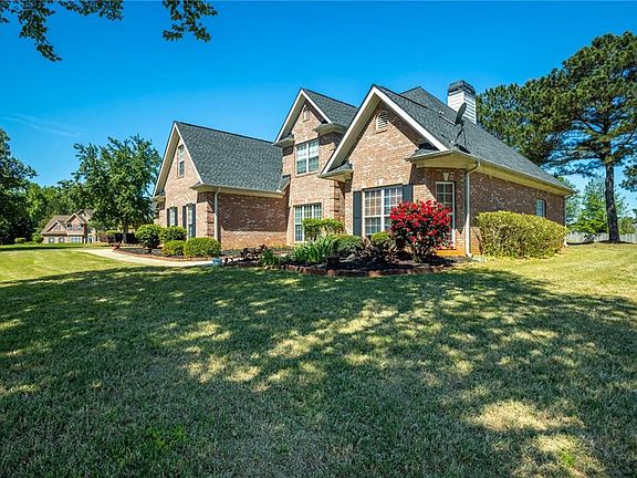 3rd image of 2559 Oak Creek Ln