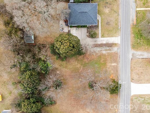 5th image of 305 North St