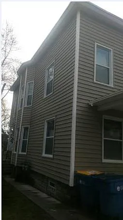 Building Photo - 624 Lafayette Ave NE