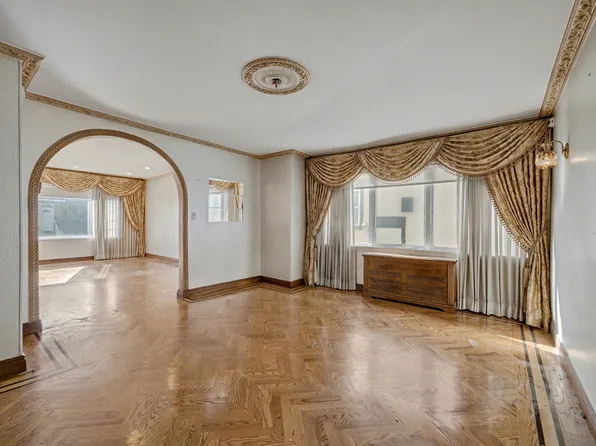 3731 Maple Avenue image 10 of 34