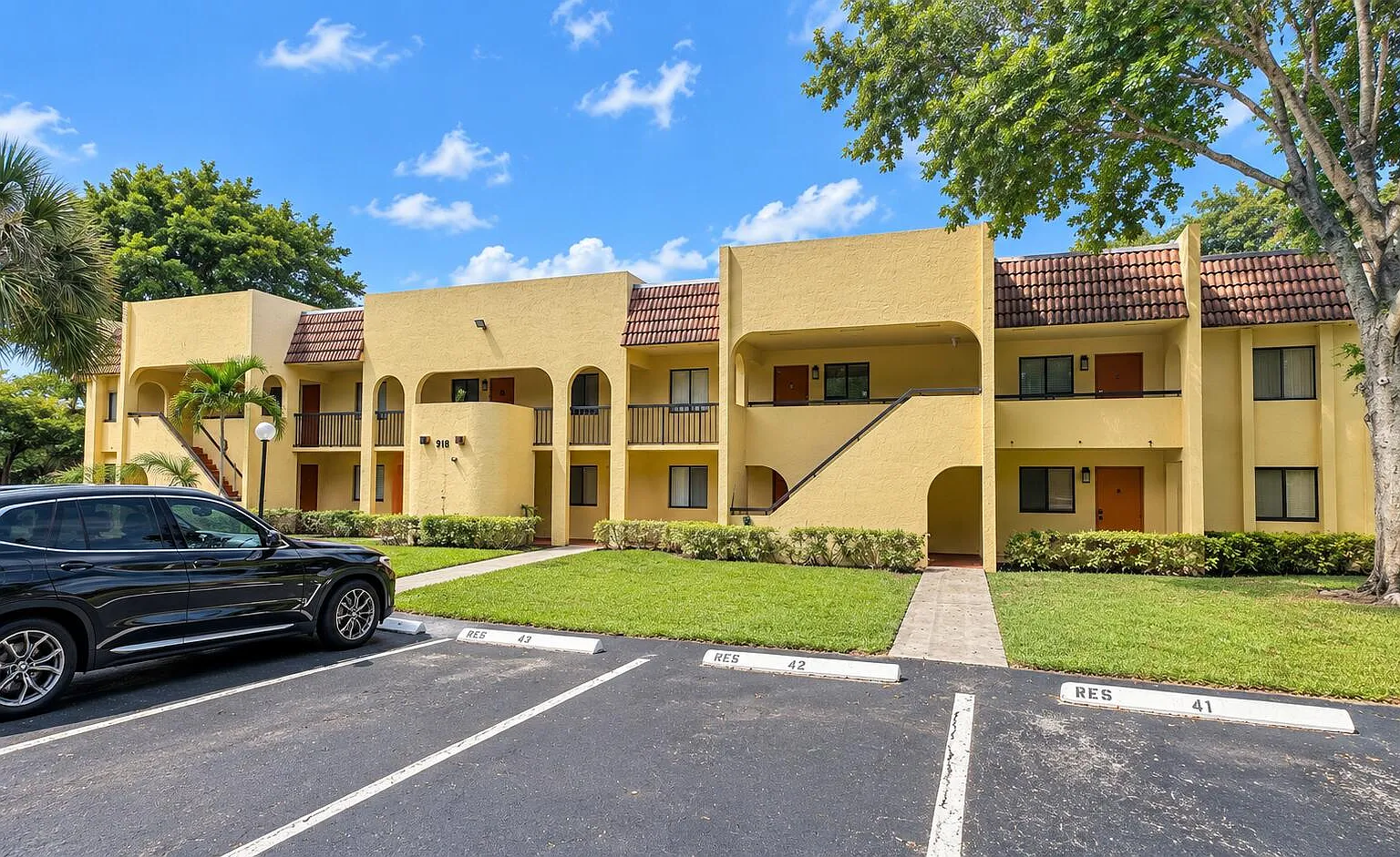 2 bed, 2.0 bath, 957 sqft, $2,500 — Photo 2