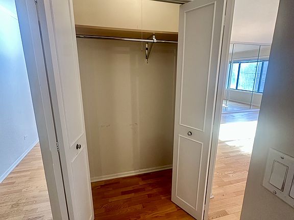 4th image of 6102 N Sheridan Rd APT 305