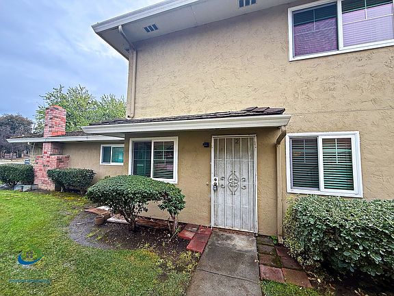2nd image of 817 N Capitol Ave APT 2