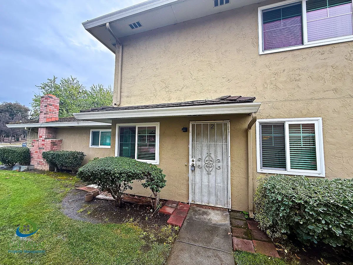 Building Photo - 817 N Capitol Ave #2