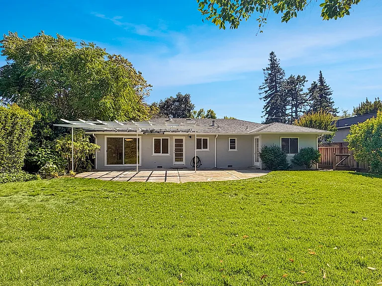 950 Olive St — Photo 19