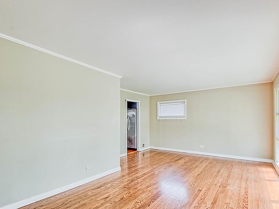 4th image of 7731 N Oconto Ave