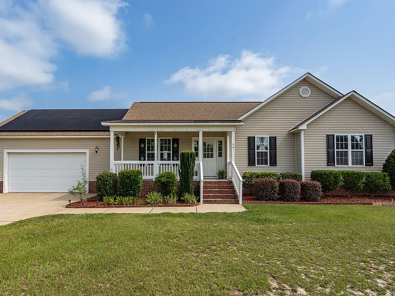 46 Bayberry Ln — Photo 1