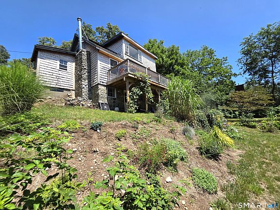 3rd image of 139 Lake Road