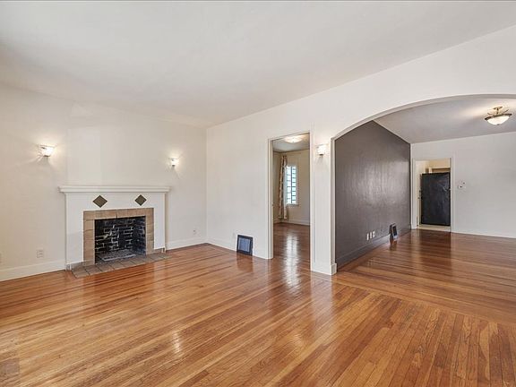 3rd image of 276 East Ave