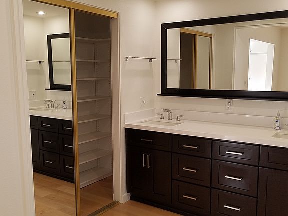5th image of 4778 La Villa Mari Unit M