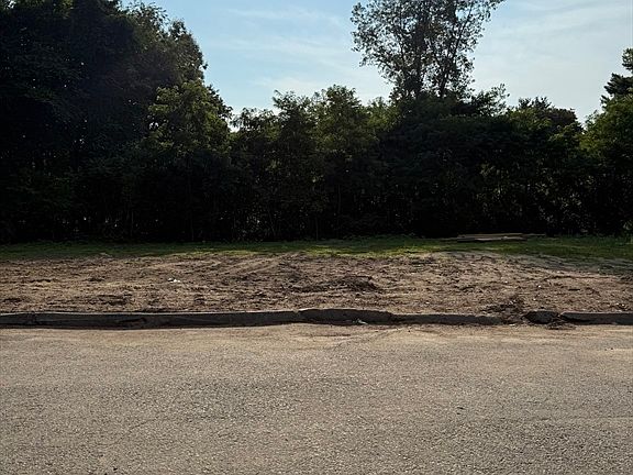 5th image of 543 Boston Rd