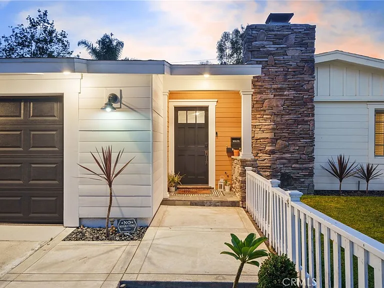 2273 Columbia Dr — Photo 4