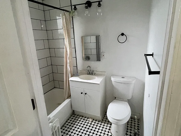 1080 Morrell St #13 — Photo 3