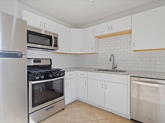 5th image of 2306 N 10th Ave