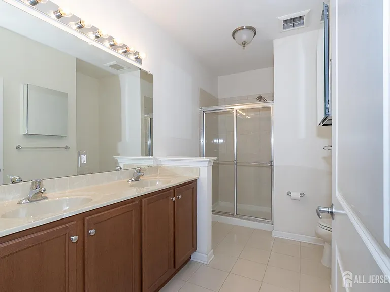 541 E Celebration Way — Photo 19