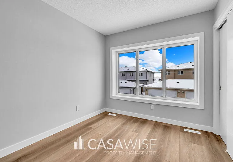1057G Berg Pl — Photo 10