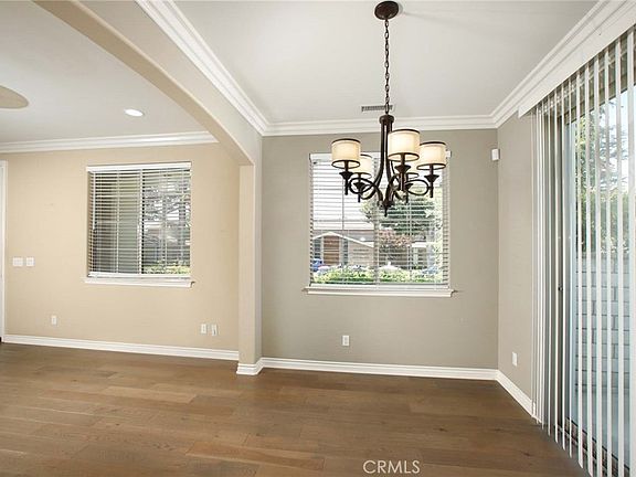 5th image of 535 W Lemon Ave