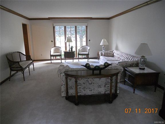 4th image of 143 Chaumont Dr