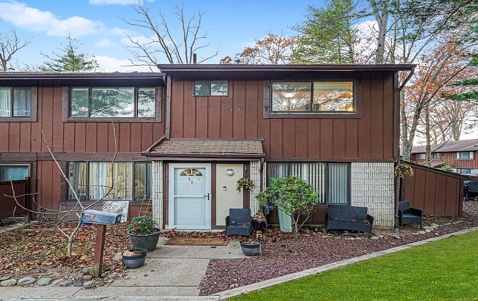 1st image of 40 Pierpont Pl