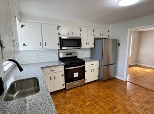 40 Bourne St #2, Bristol, RI 02809