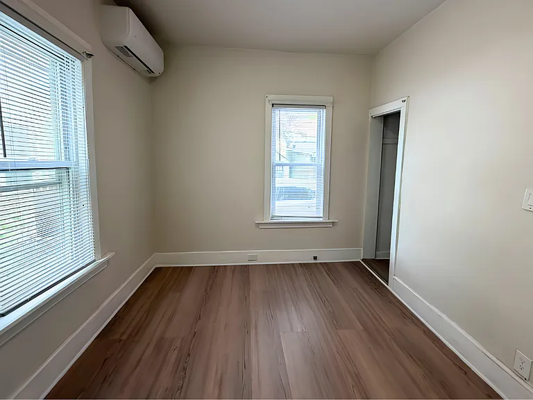 585 Chestnut St #1 — Photo 6