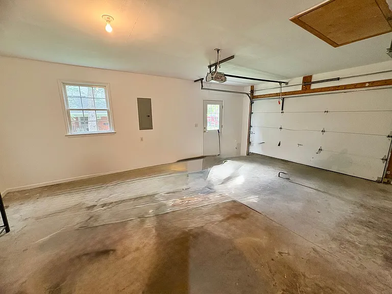 303 E Orange St — Photo 34