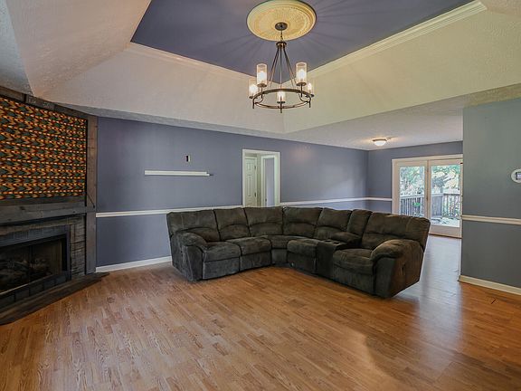 5th image of 1631 Creekside Dr