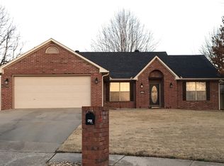 1705 Russell Dr, Springdale, AR 72762