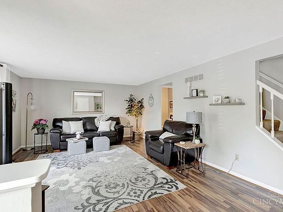 3rd image of 3010 Stratford Ct