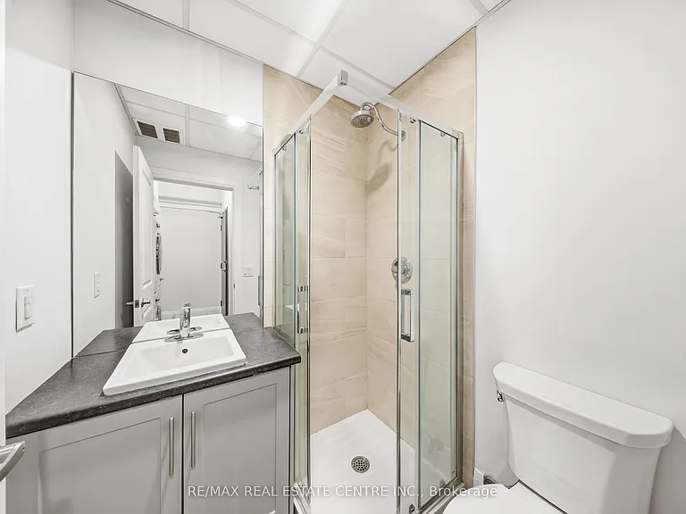 11 Queen St #202 — Photo 17