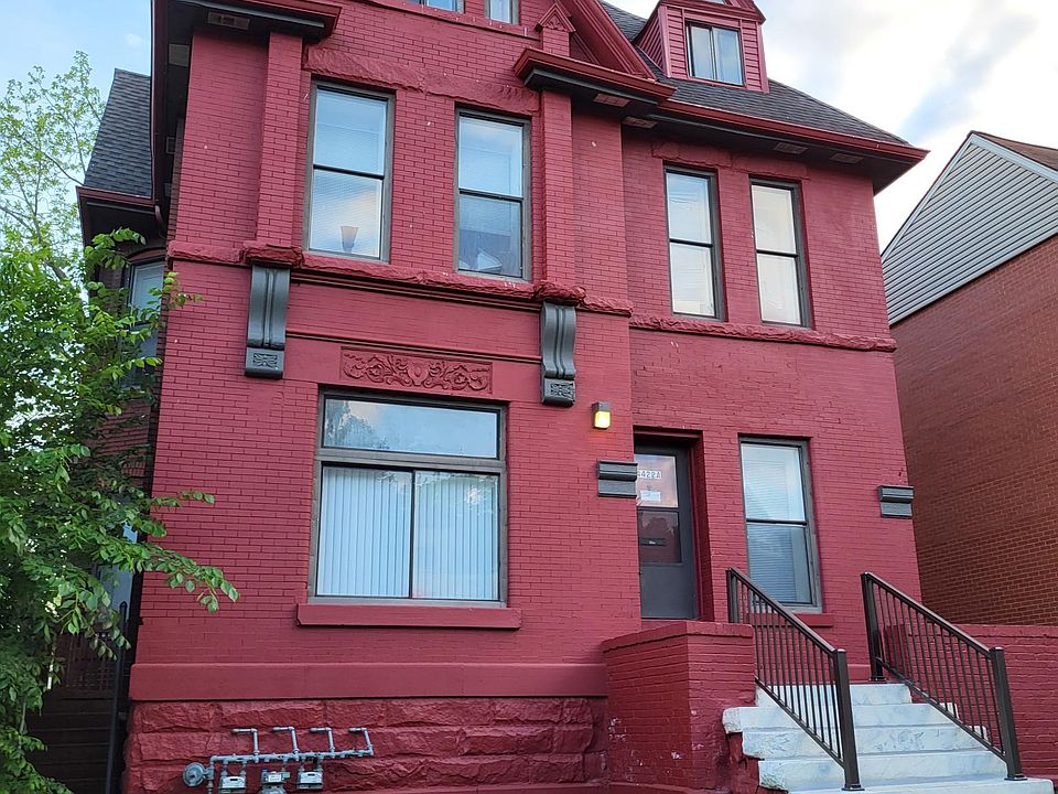 Front of the building. unit downstairs bottom left