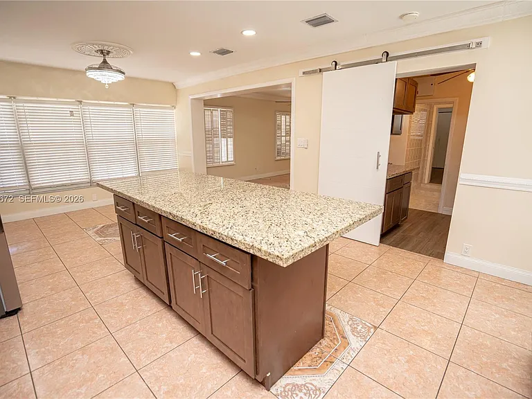 5613 Pierce St — Photo 12