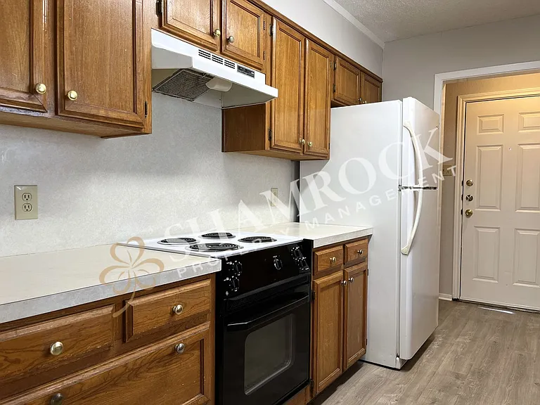 9004 Regal Dr — Photo 5