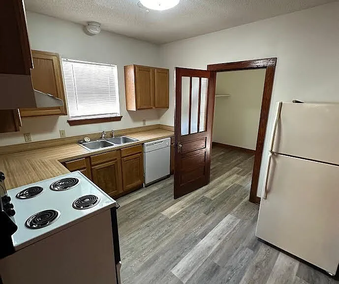 324 Michael Ct — Photo 4