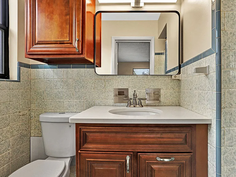 Primary Ensuite Bathroom - Third Floor