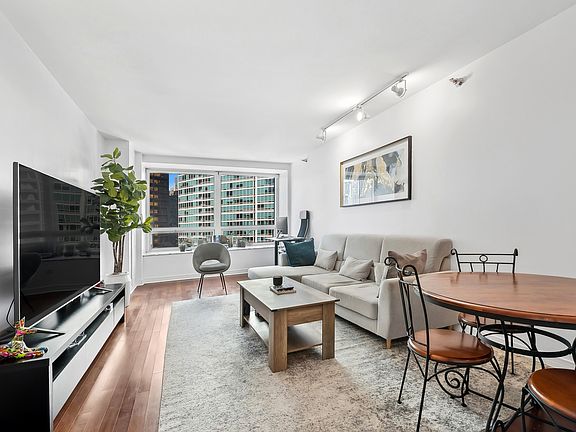 2nd image of 512 N McClurg Ct APT 1312