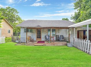 104 S Cedar Ave, Erick, OK 73645