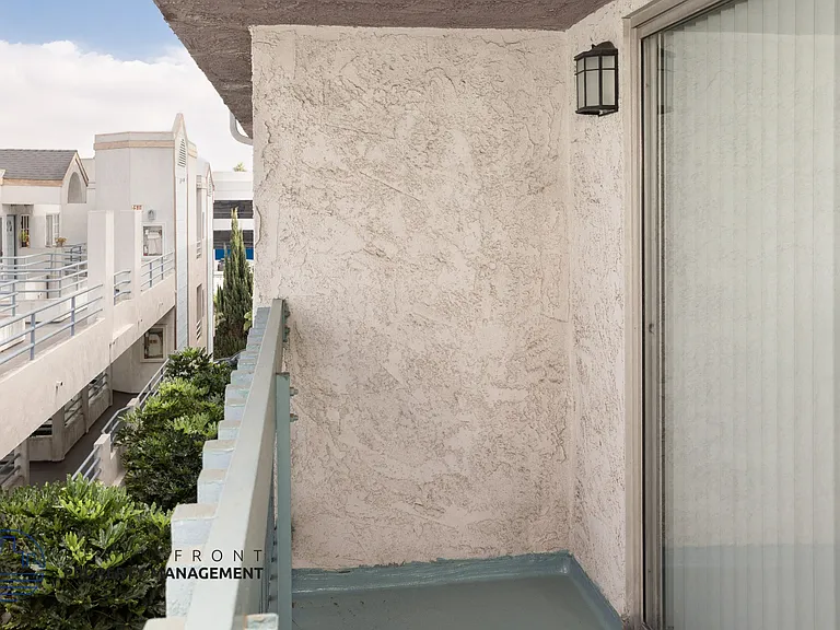 3415 Linden Ave. — Photo 13