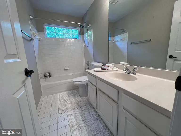 7689 Graysons Mill Ln — Photo 14
