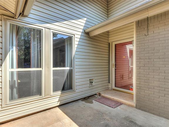 5th image of 11346 Benttree Cir
