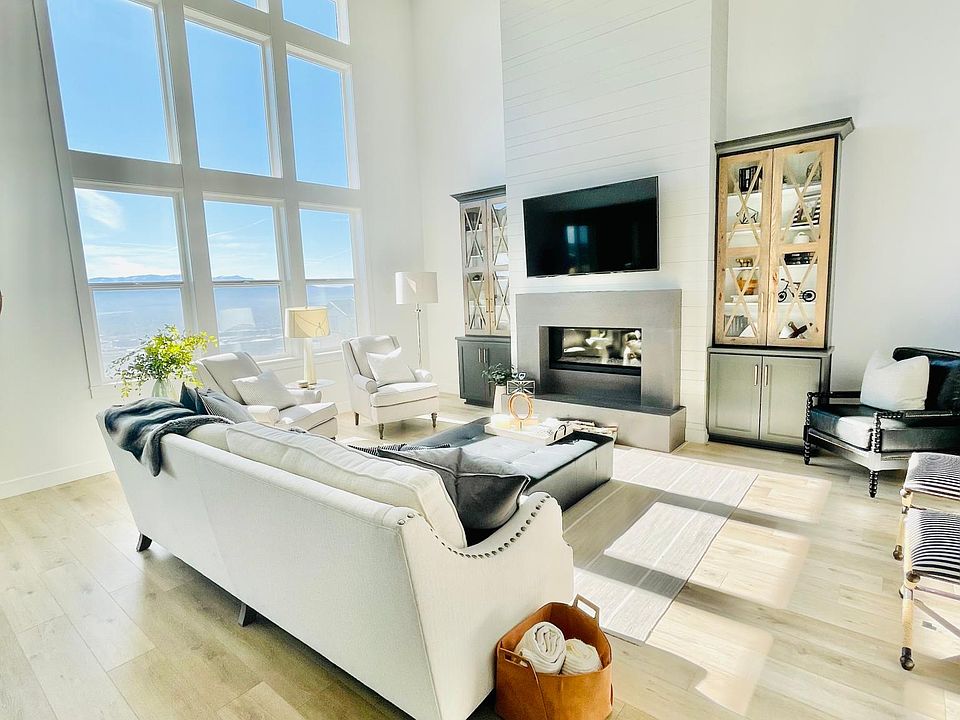 1st image of 4266 N Seasons View Dr
