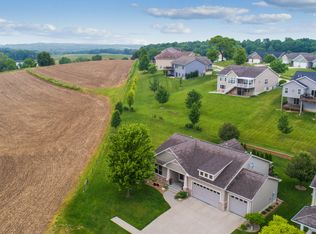 4821 Windmill Dr SW, Cedar Rapids, IA 52404