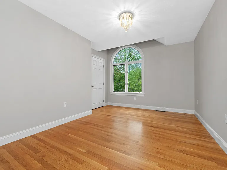 2 Minuteman Ln — Photo 27