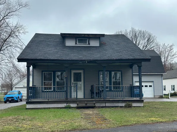 36 Highland Avenue, Dixfield, ME 04224